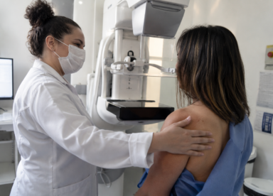 Planos de saúde terão que cobrir mamografia digital sem restrição de idade